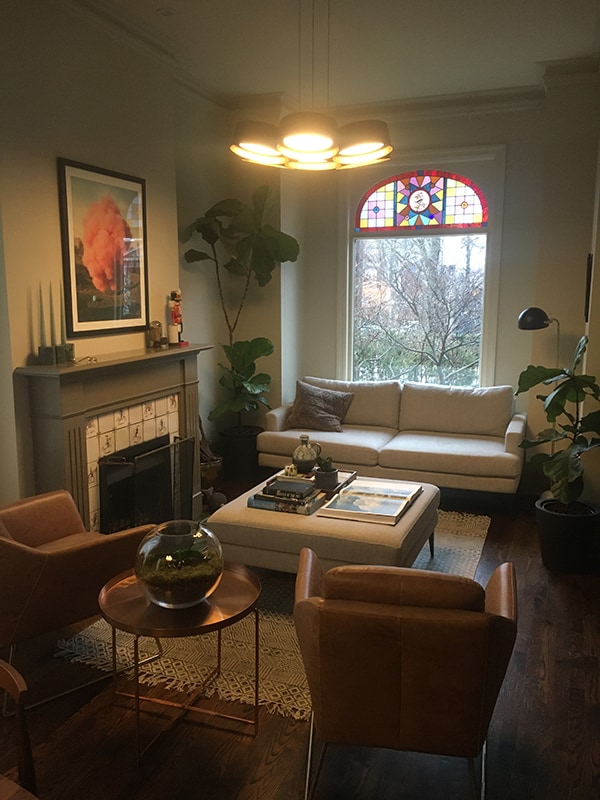 A picture of the living room of an old historic house in Toronto.